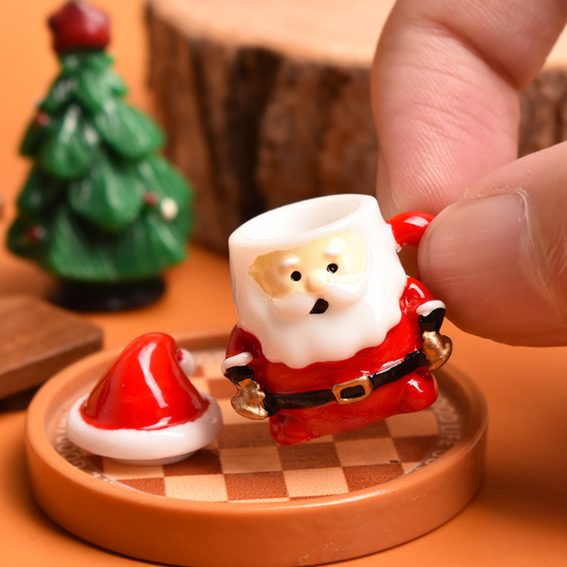 Art Craft Resin - Mini Santa Teacup Ornament - Resin